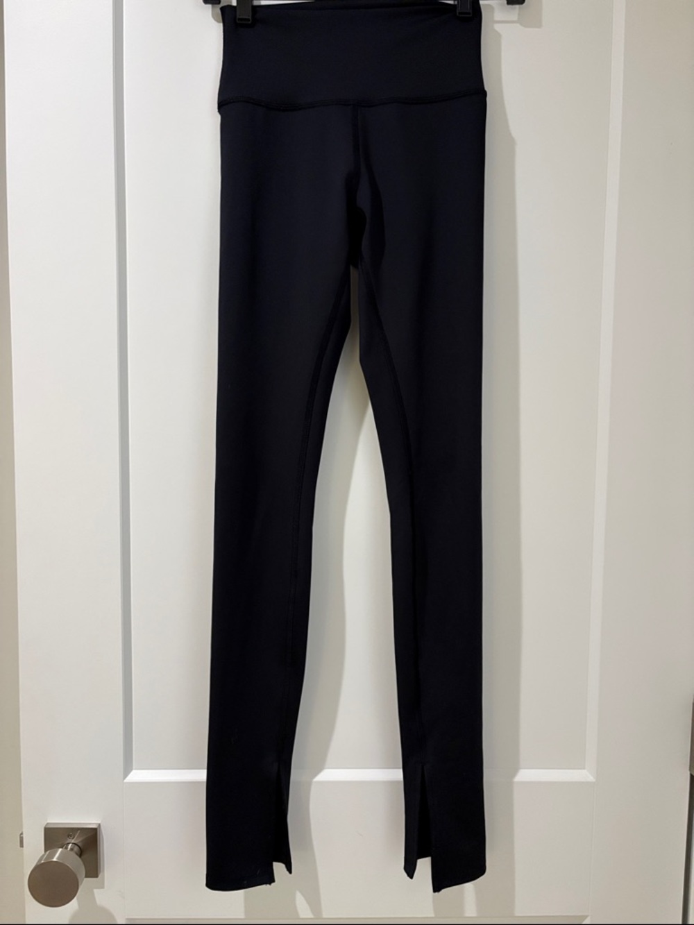 ALO Airlift High-Waist legging with split hem